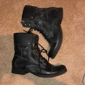 new never worn womens guess size ten black boots